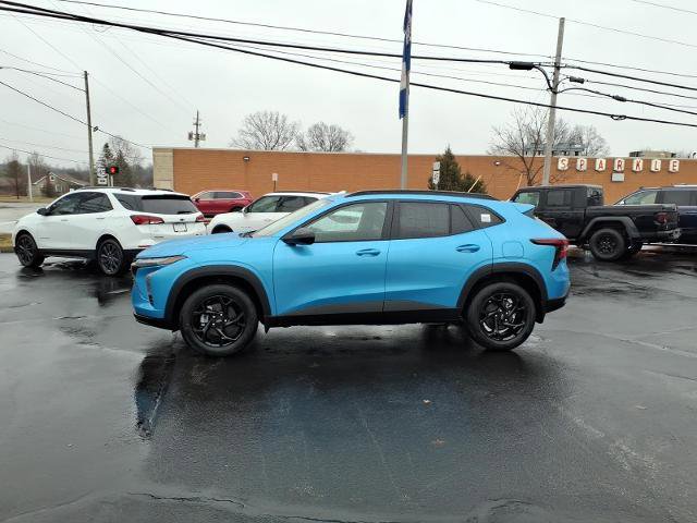 New 2026 Chevrolet Trax LT w/ Sunroof Package FWD image 2