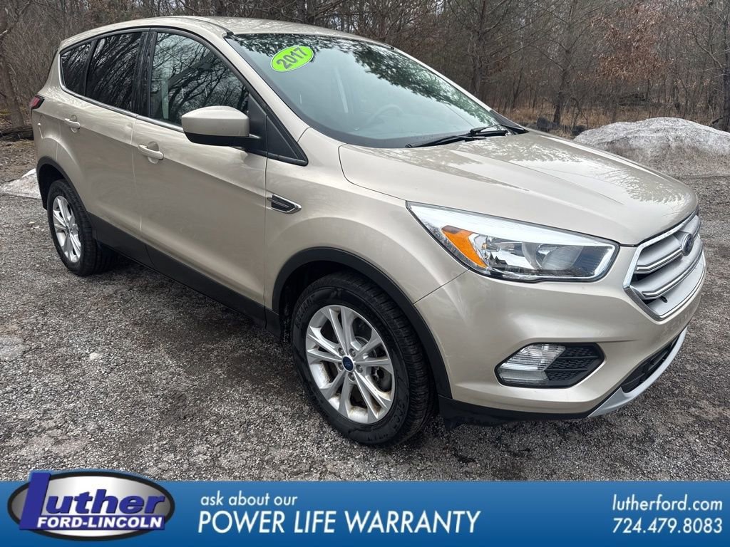 Used 2017 Ford Escape SE image 1