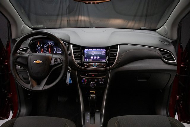 Used 2021 Chevrolet Trax LS image 21