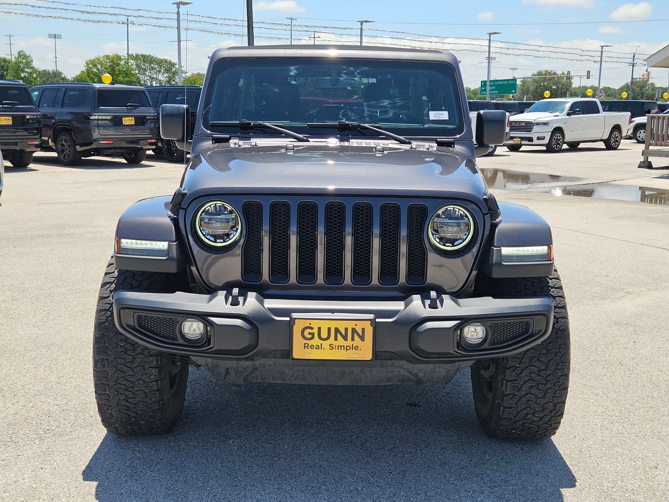 Used 2021 Jeep Wrangler Unlimited Sahara AWD/4WD image 8