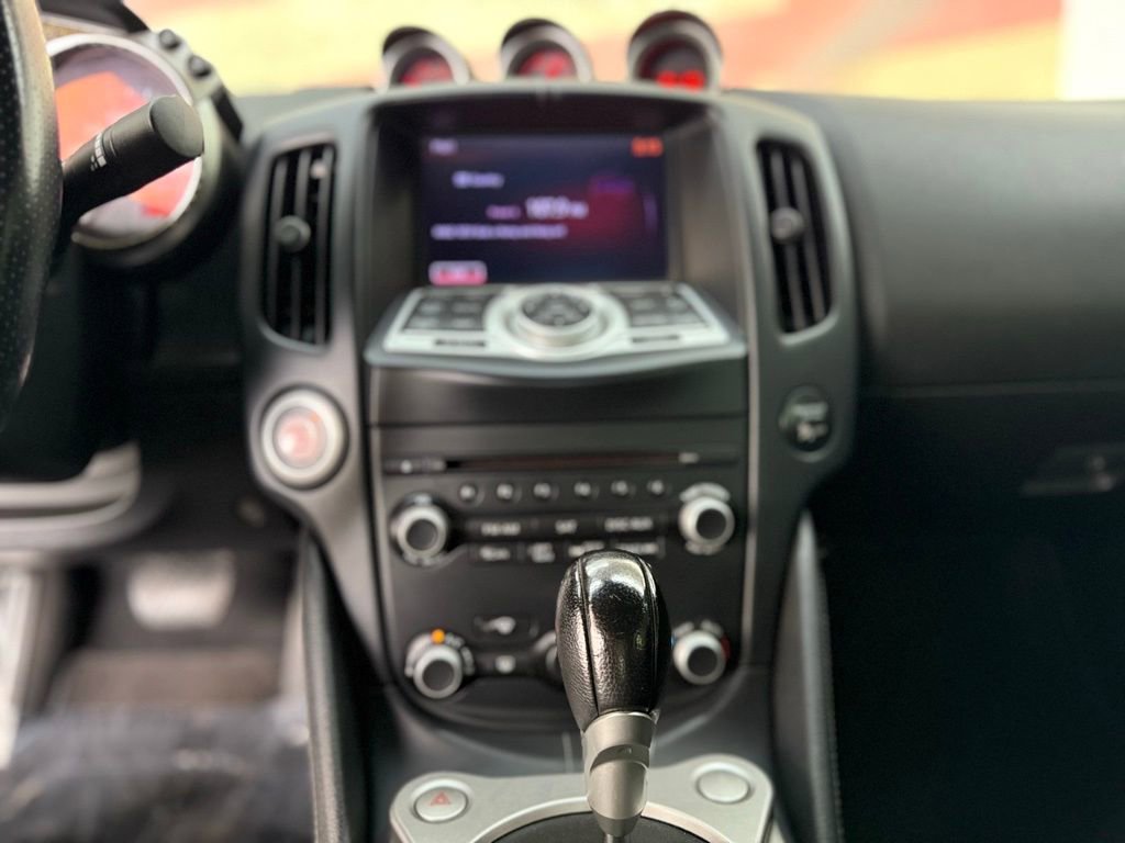 Used 2017 Nissan 370Z w/ Sport Package image 26