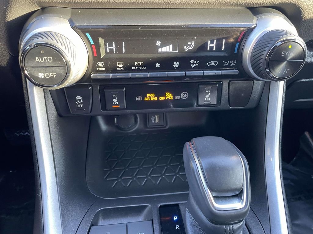 Used 2023 Toyota RAV4 SE w/ Convenience Package image 42