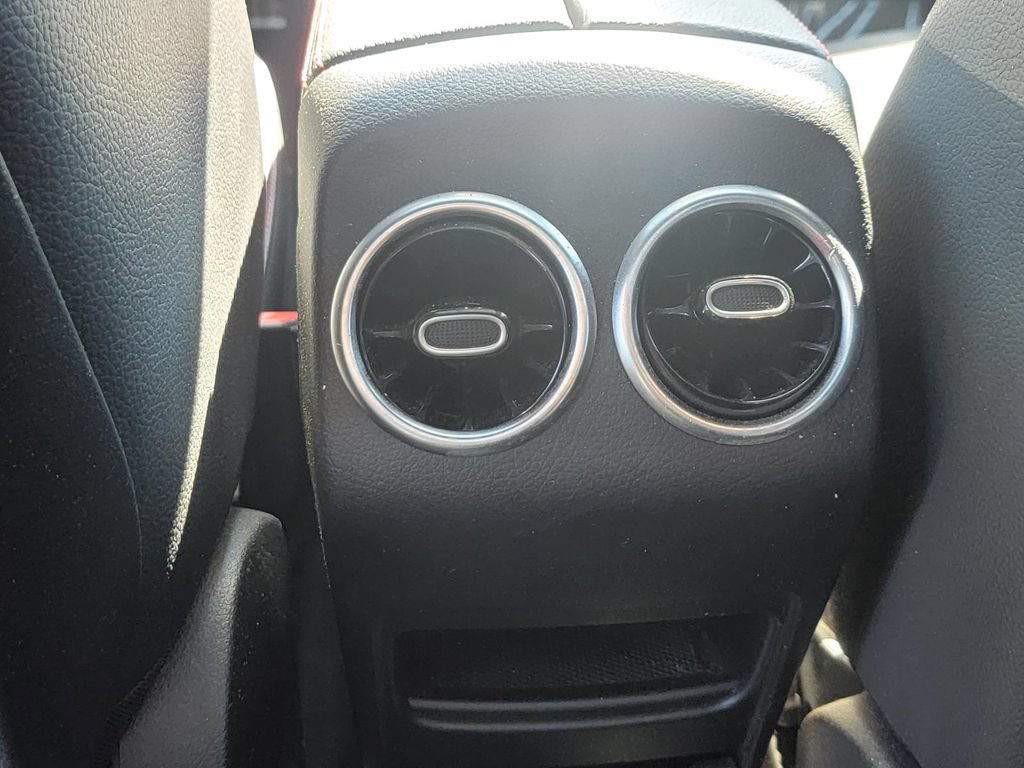 Used 2022 Mercedes-Benz GLA 250 4MATIC image 22