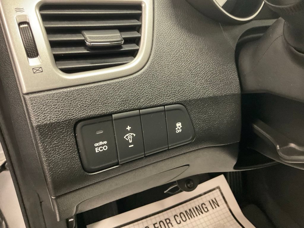 Used 2012 Hyundai Elantra Limited FWD image 20
