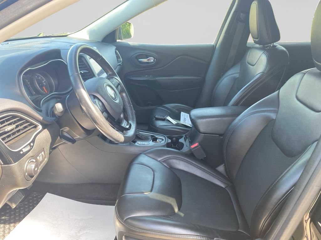 Certified 2019 Jeep Cherokee Latitude Plus AWD/4WD image 21