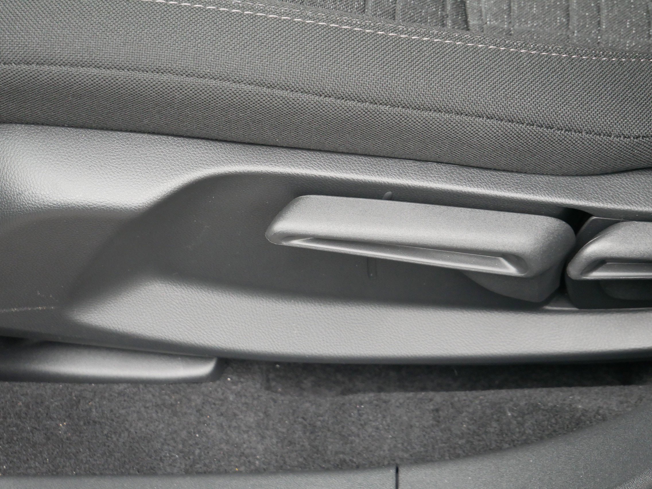 New 2027 Honda HR-V LX image 15