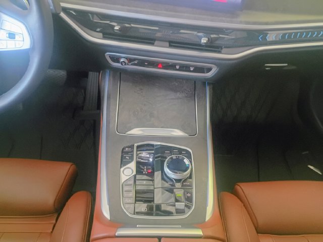 Used 2024 BMW X7 xDrive40i w/ Executive Package AWD/4WD image 43