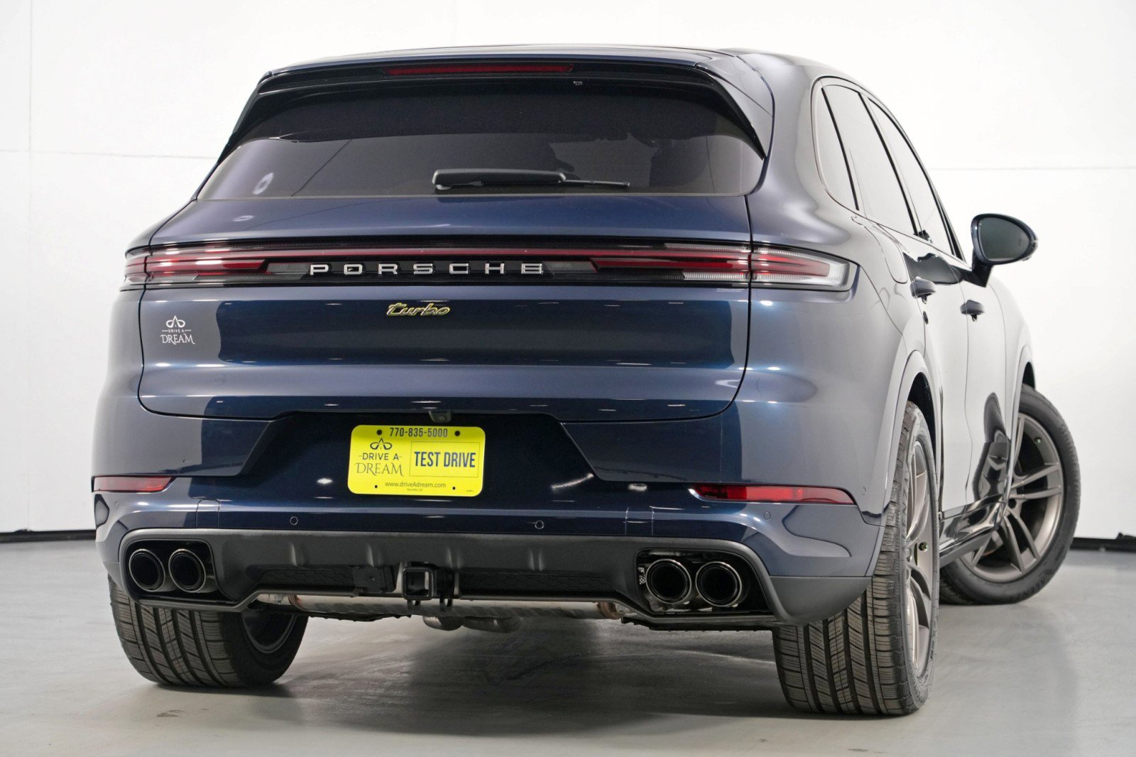 Used 2025 Porsche Cayenne Turbo AWD/4WD image 5
