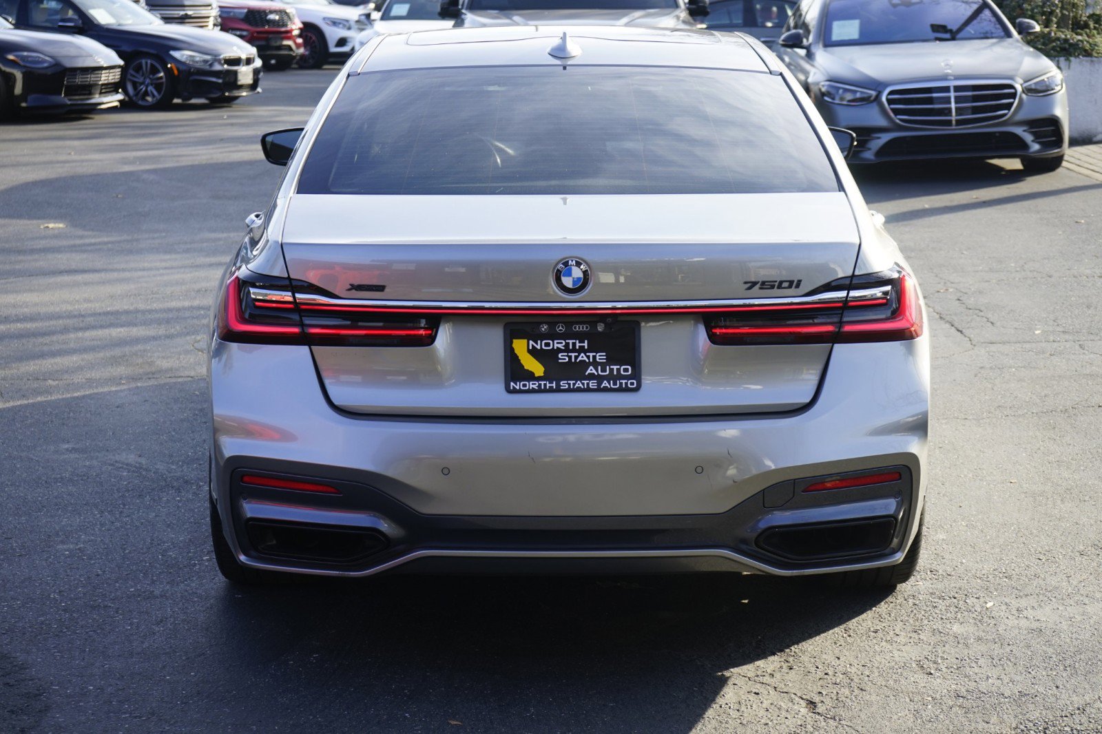 Used 2021 BMW 750i xDrive w/ Executive Package image 9