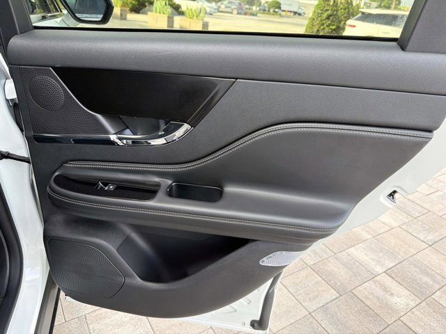 Certified 2024 Lincoln Corsair FWD image 23