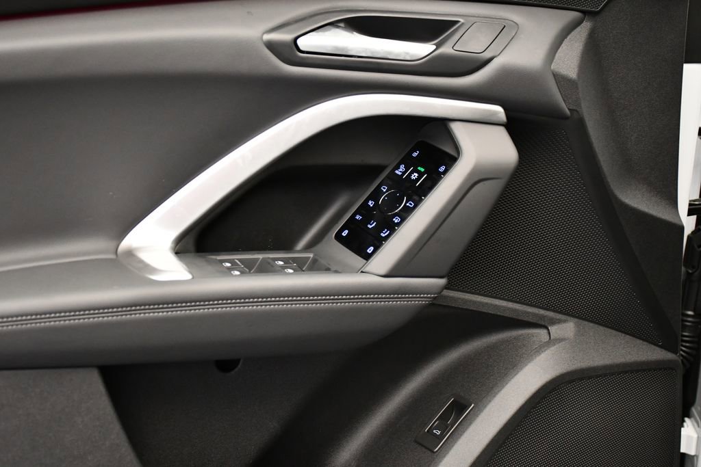 Used 2025 Audi Q5 Premium Plus w/ Premium Plus image 32