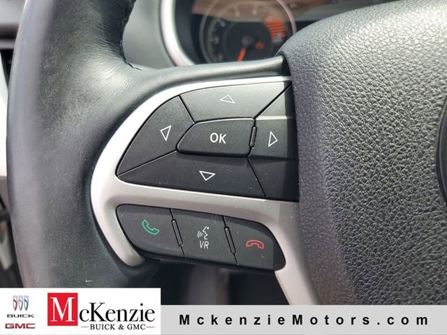 Used 2016 Jeep Cherokee Overland w/ Technology Group AWD/4WD image 12