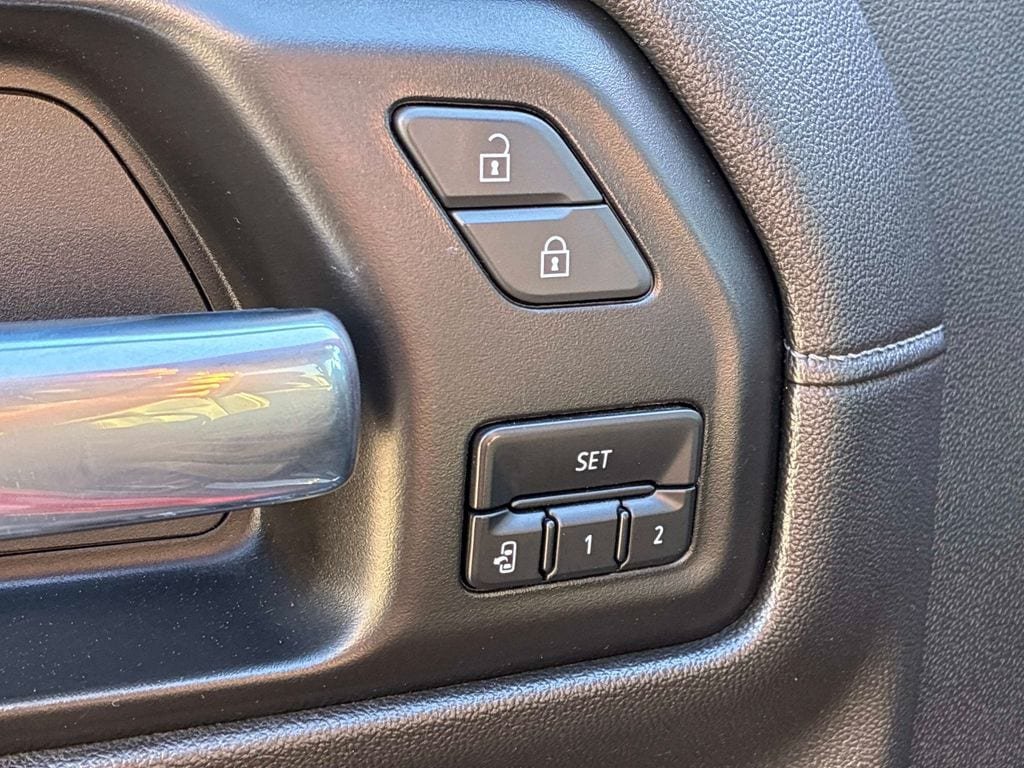 Used 2021 GMC Sierra 1500 SLT AWD/4WD image 21