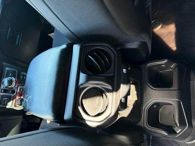 Used 2018 Jeep Wrangler Unlimited Rubicon image 24