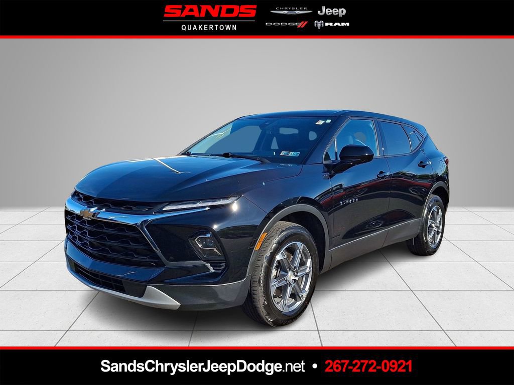 Used 2025 Chevrolet Blazer LT AWD/4WD image 1