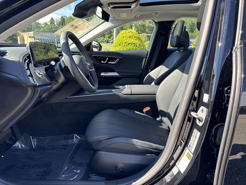 New 2026 Mercedes-Benz E 350 4MATIC Sedan image 9