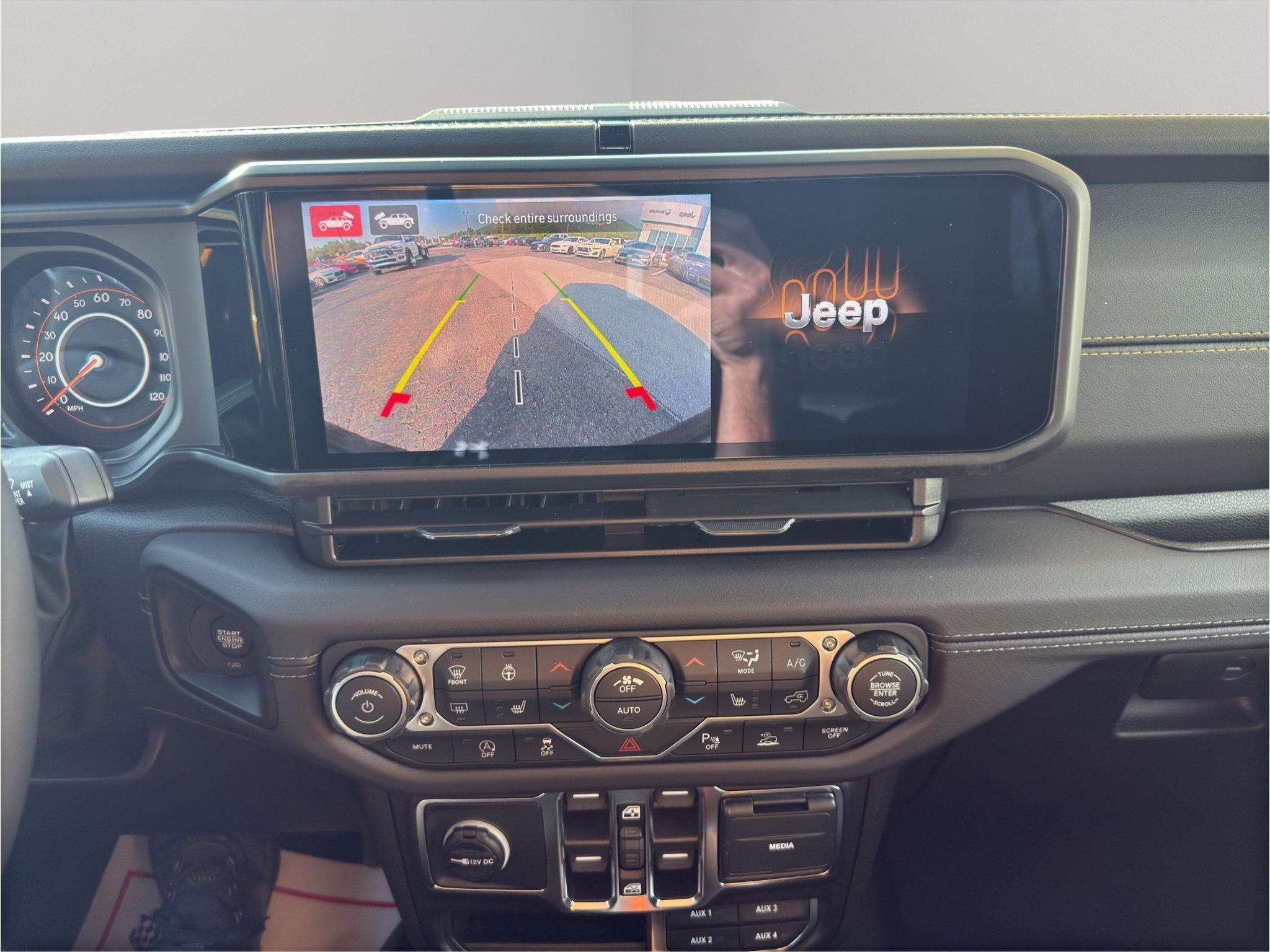 New 2027 Jeep Wrangler Unlimited Sahara AWD/4WD image 34
