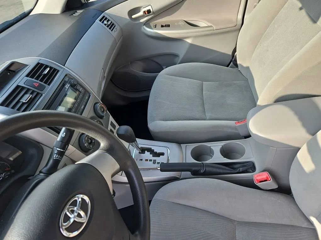 Used 2012 Toyota Corolla LE image 21