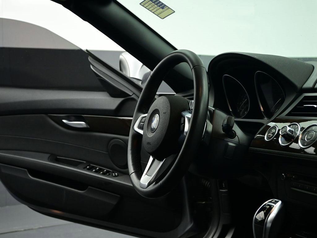 Used 2009 BMW Z4 sDrive35i image 18