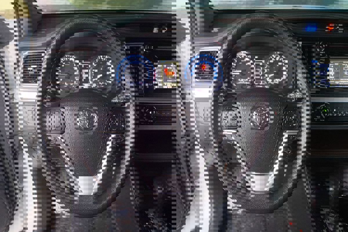 Used 2017 Toyota Highlander LE image 15