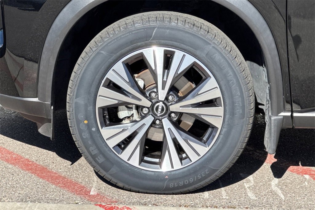 Used 2023 Nissan Rogue SV image 31