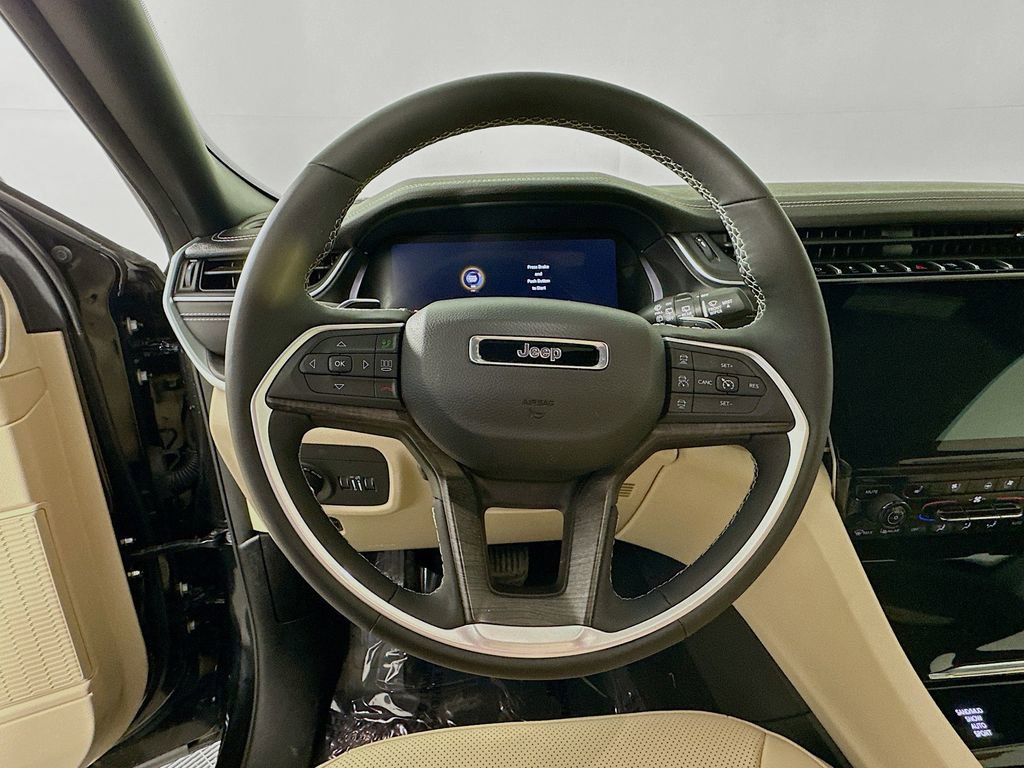Certified 2025 Jeep Grand Cherokee Limited w/ Luxury Tech Group II image 19