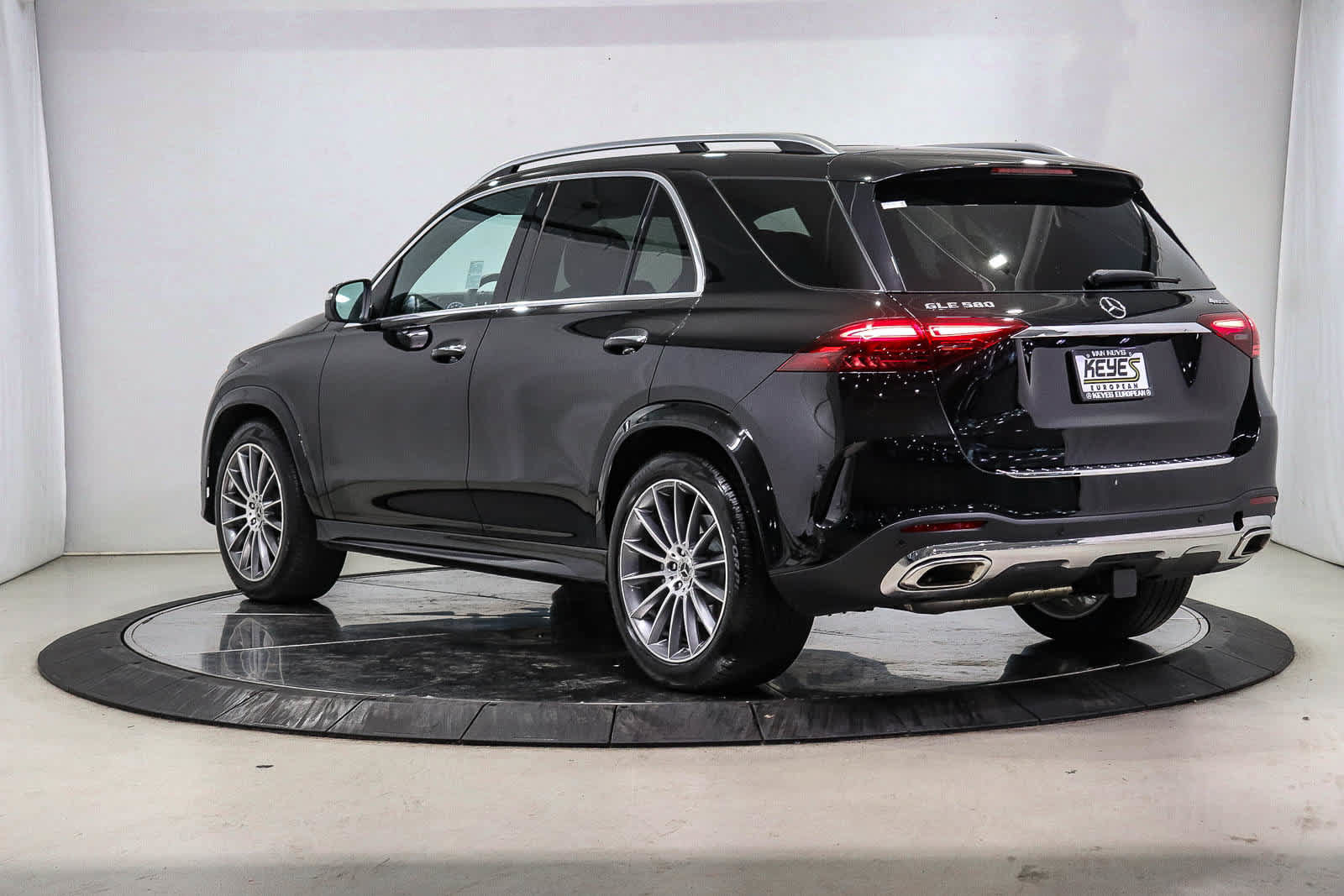 Certified 2026 Mercedes-Benz GLE 580 4MATIC image 2