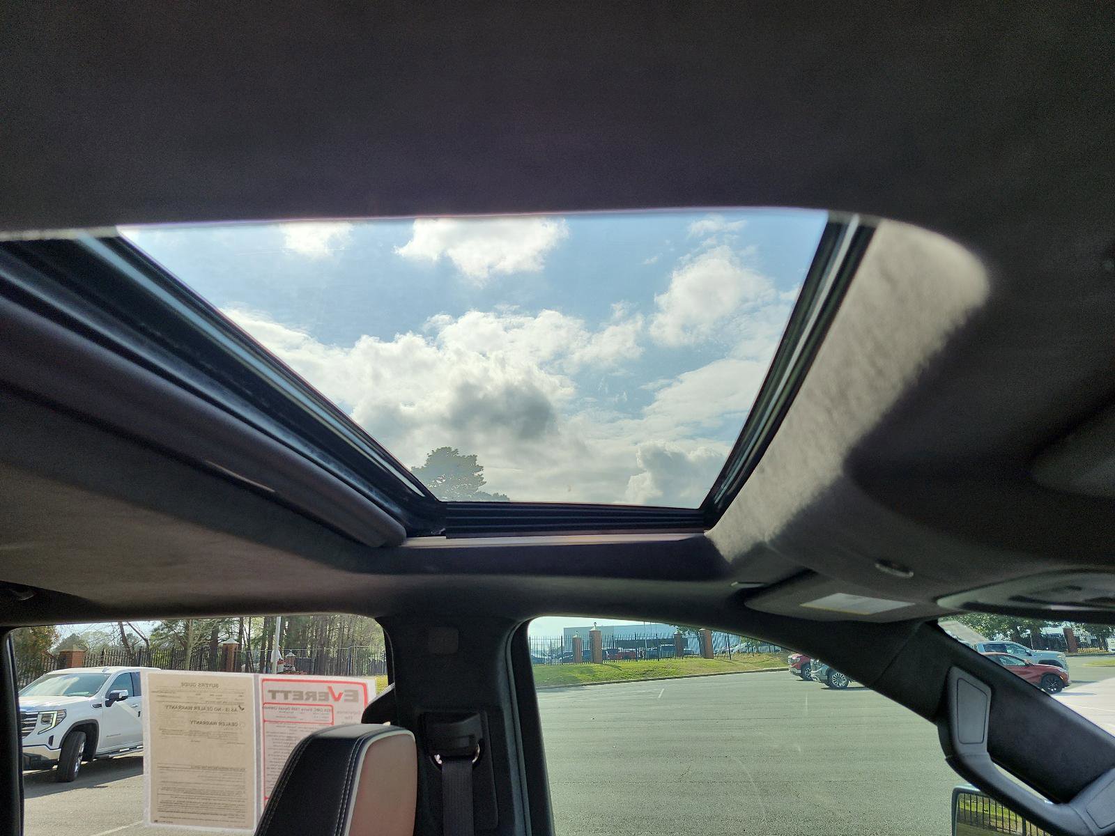 Used 2024 GMC Sierra 1500 Denali Ultimate image 8