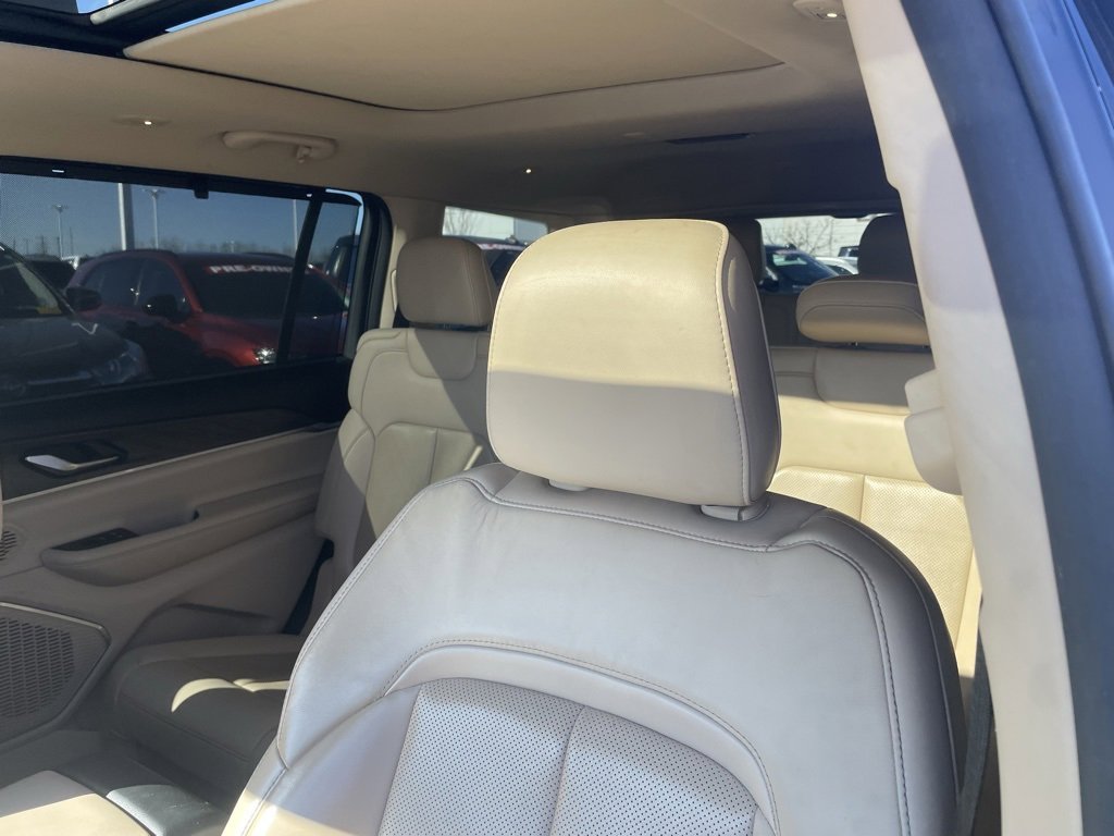 Used 2021 Jeep Grand Cherokee L Limited w/ Luxury Tech Group II image 21