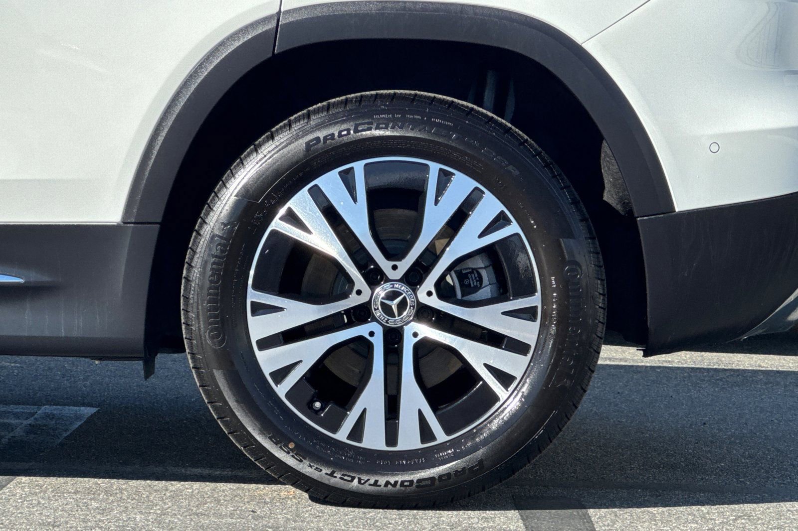 Certified 2025 Mercedes-Benz GLB 250 image 33