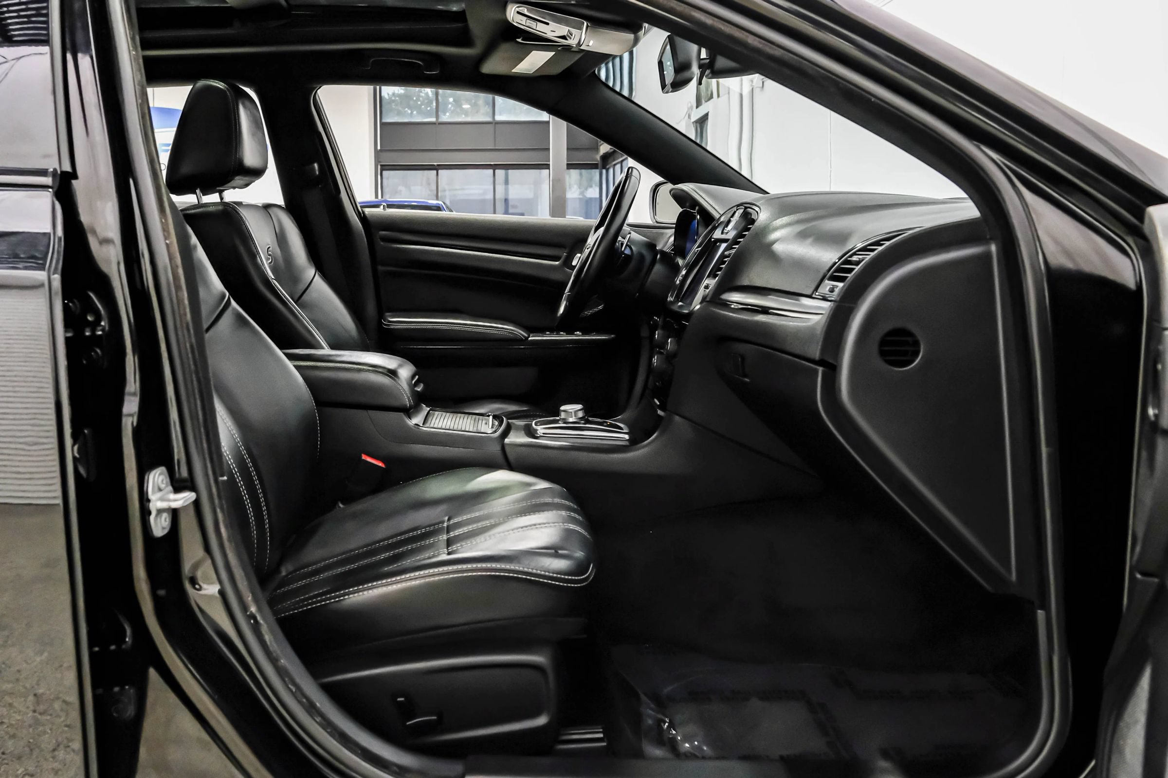 Used 2015 Chrysler 300 S w/ 300S Premium Group RWD image 47