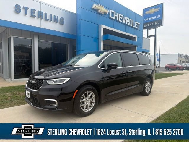 Used 2024 Chrysler Pacifica Touring-L FWD image 1