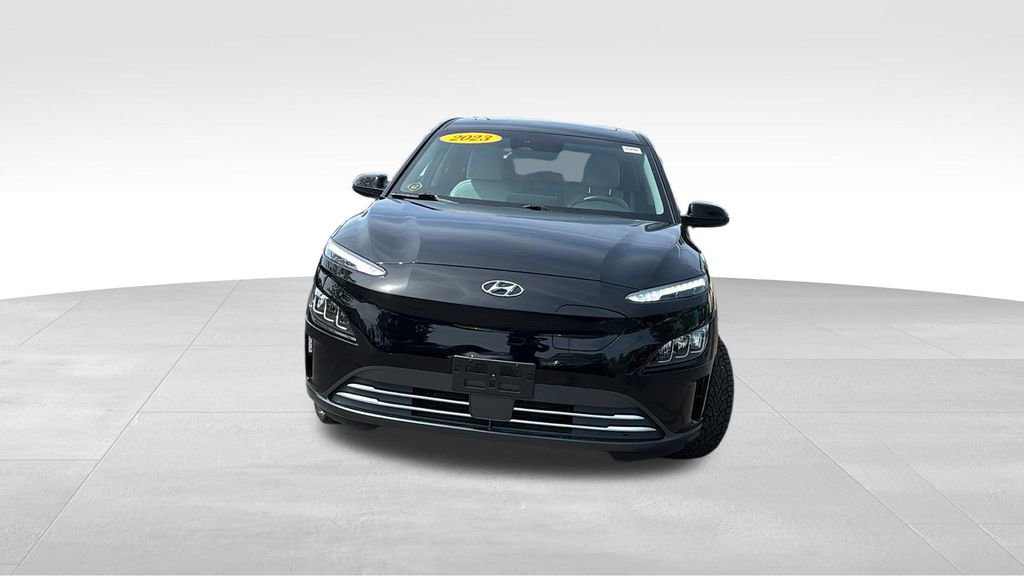 Used 2023 Hyundai Kona Limited w/ Cargo Package FWD image 2