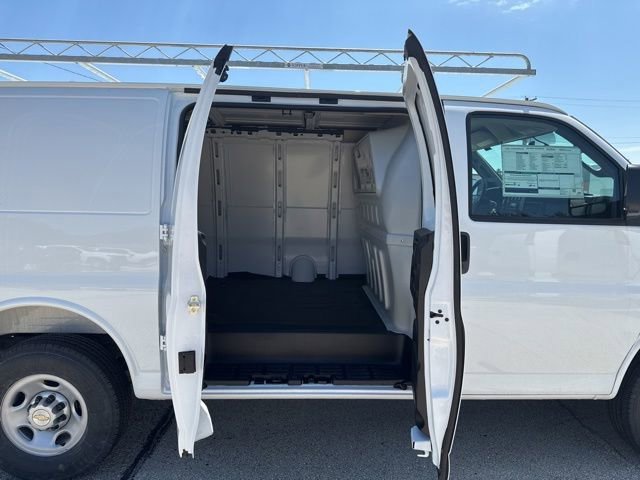 New 2026 Chevrolet Express 2500 w/ Driver Convenience Package RWD image 7