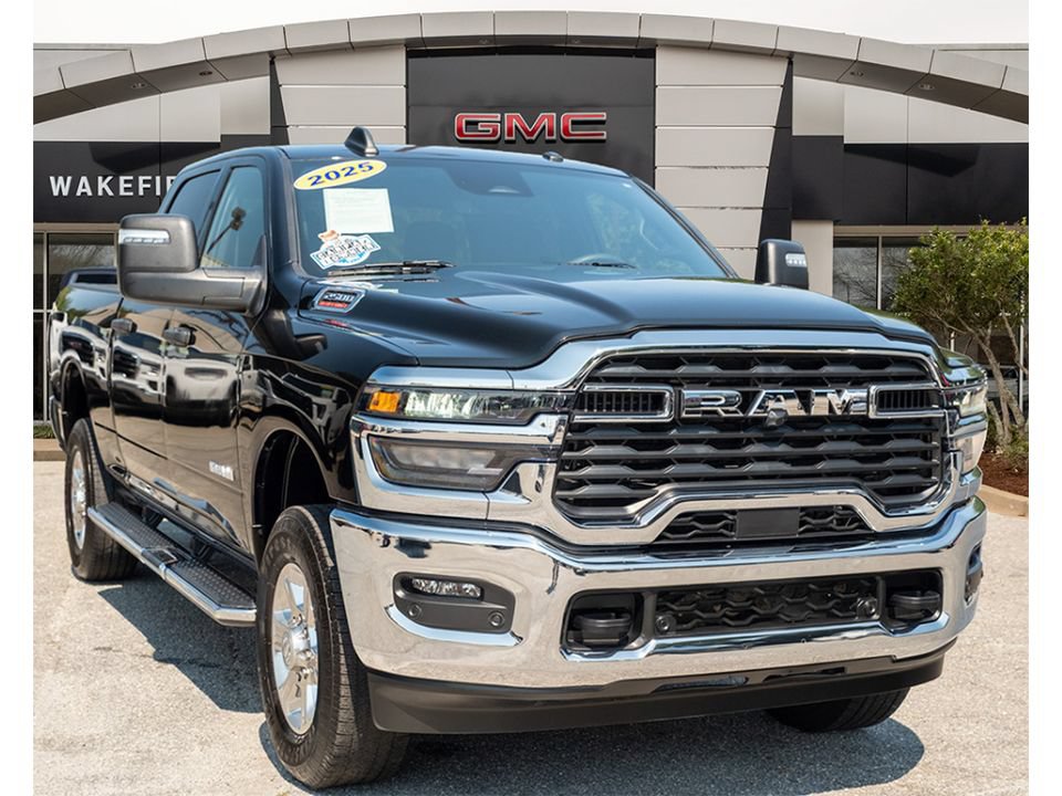 Used 2025 RAM 2500 Big Horn AWD/4WD image 1