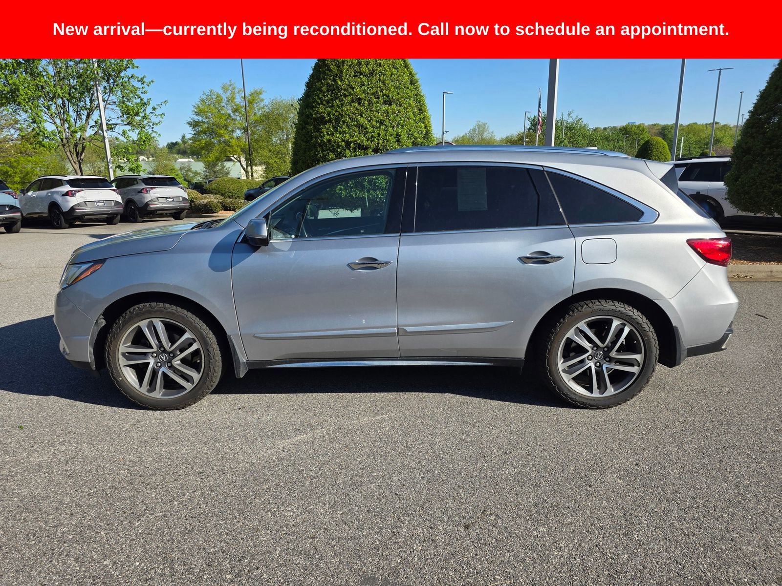 Used 2018 Acura MDX SH-AWD w/ Advance Package image 2