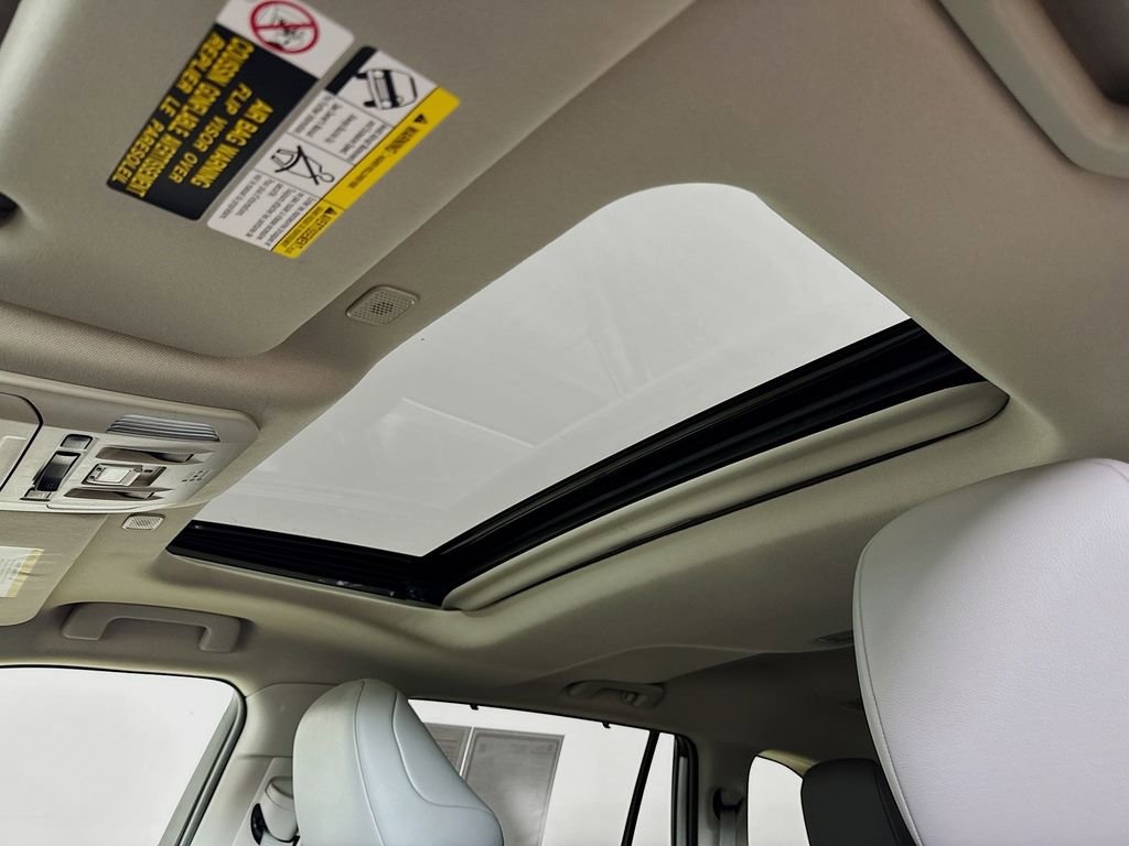 Certified 2023 Toyota Highlander XLE image 17