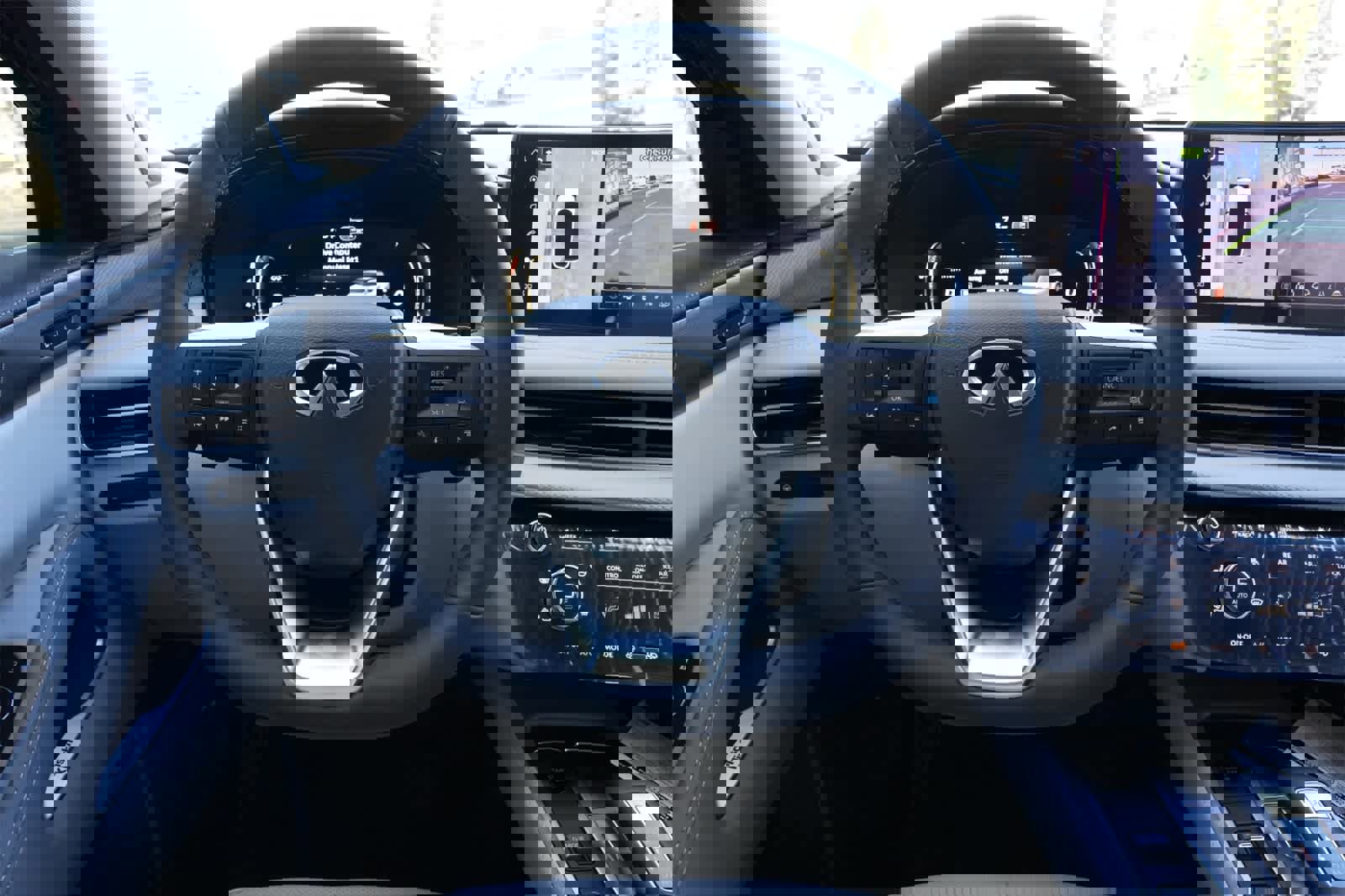 New 2026 INFINITI QX60 Luxe image 9