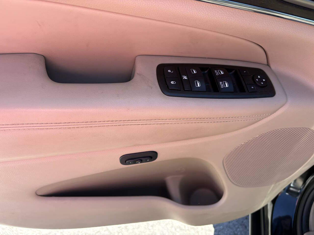 Used 2014 Jeep Grand Cherokee Limited w/ Luxury Group II AWD/4WD image 35