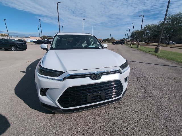 Used 2026 Toyota Grand Highlander AWD image 18