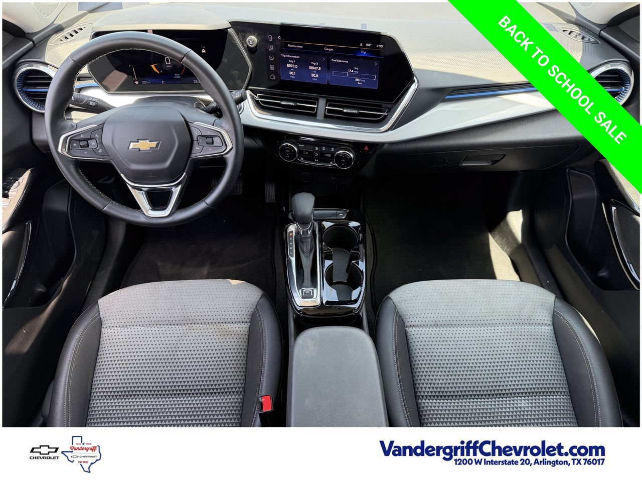 Used 2025 Chevrolet Trax LT w/ LT Convenience Package FWD image 10