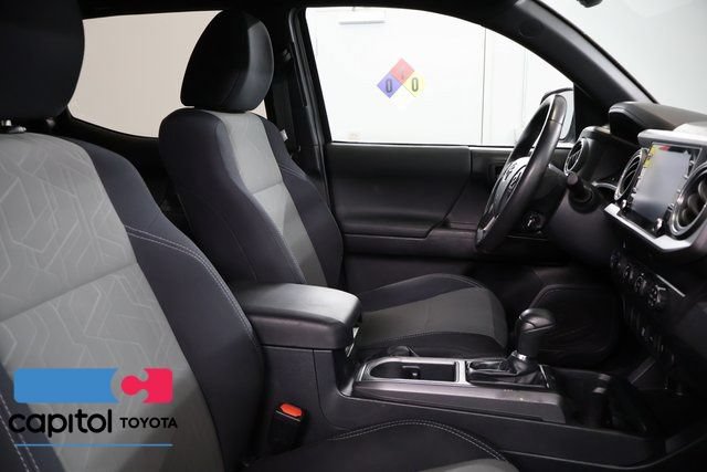 Certified 2020 Toyota Tacoma TRD Off-Road AWD/4WD image 27