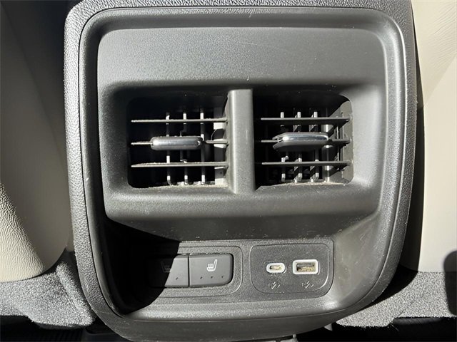 Used 2019 Cadillac XT4 Luxury w/ Cold Weather Package image 18