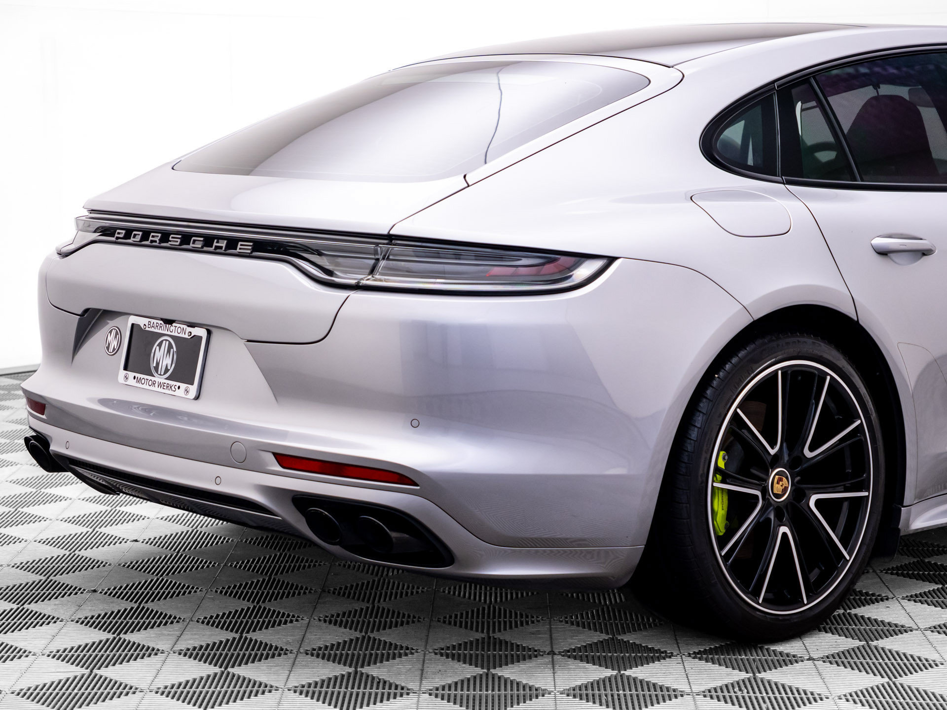 Used 2022 Porsche Panamera 4 AWD/4WD image 33