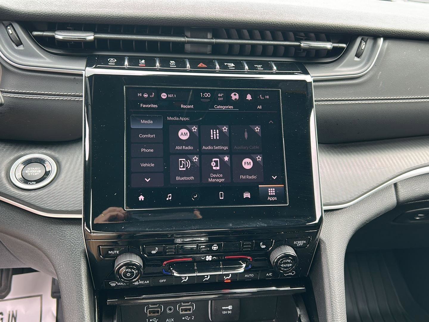 Used 2023 Jeep Grand Cherokee L Laredo image 15