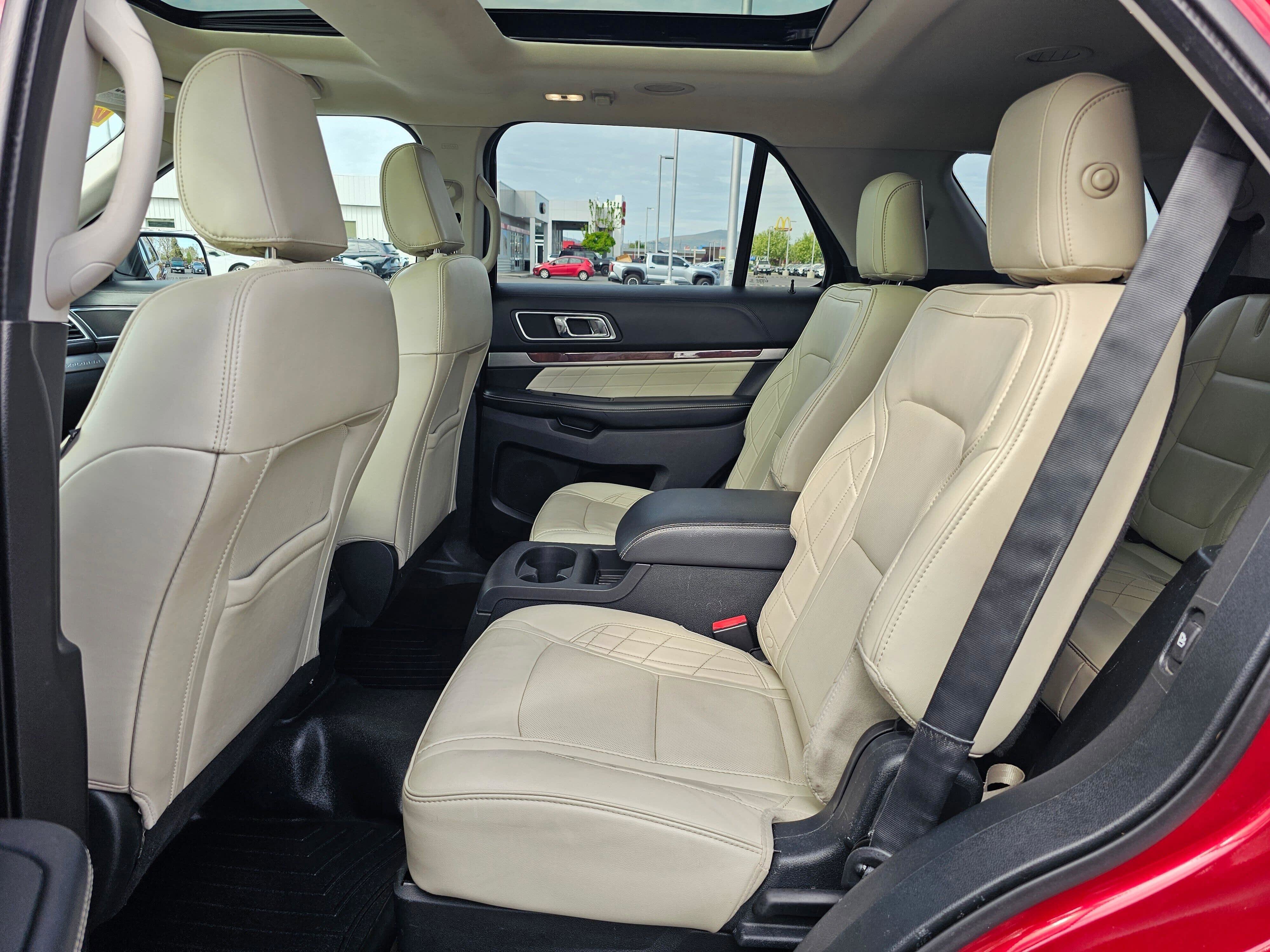 Used 2018 Ford Explorer Platinum AWD/4WD image 18