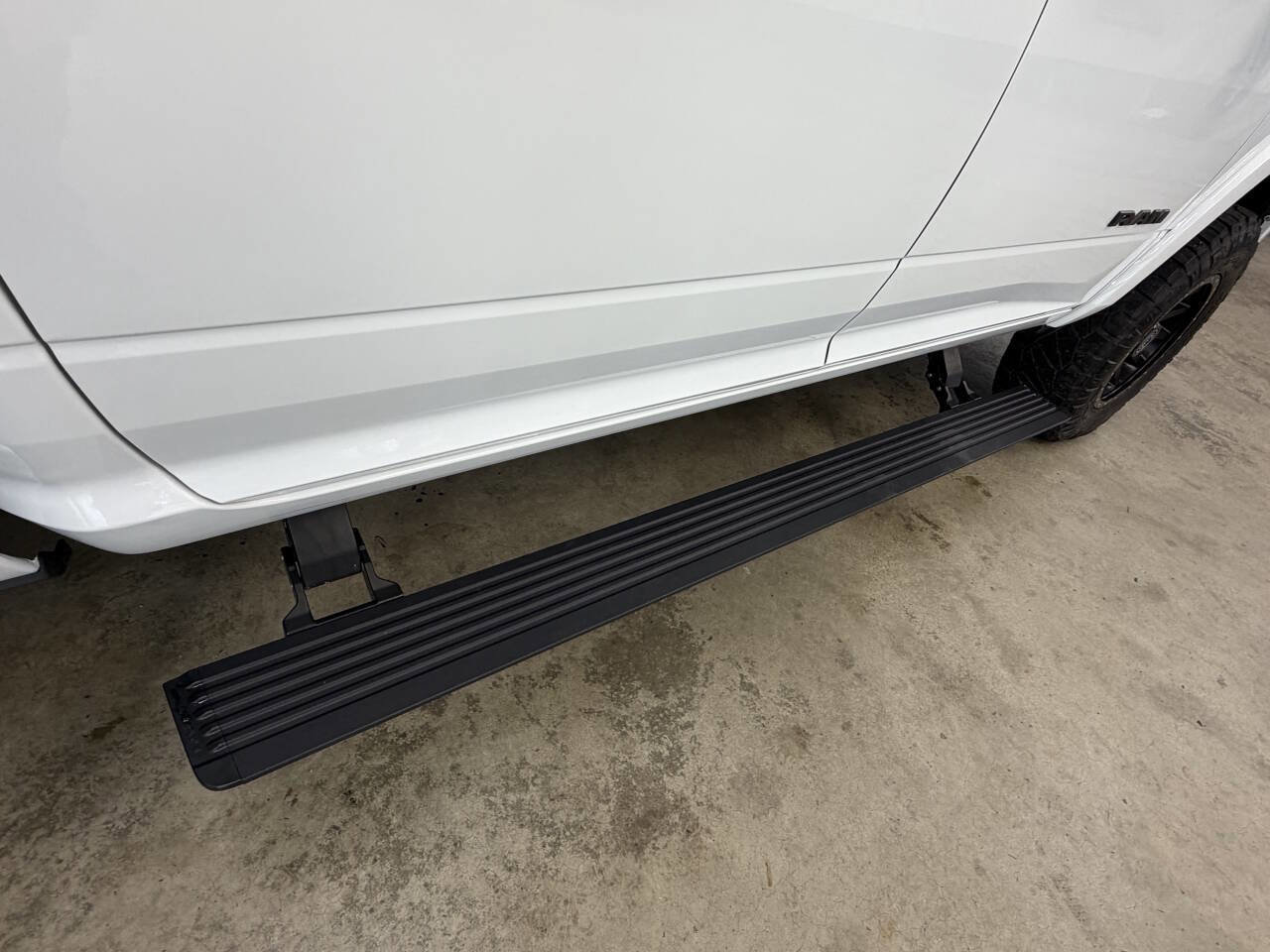 Used 2024 RAM 2500 Limited w/ Safety Group image 10