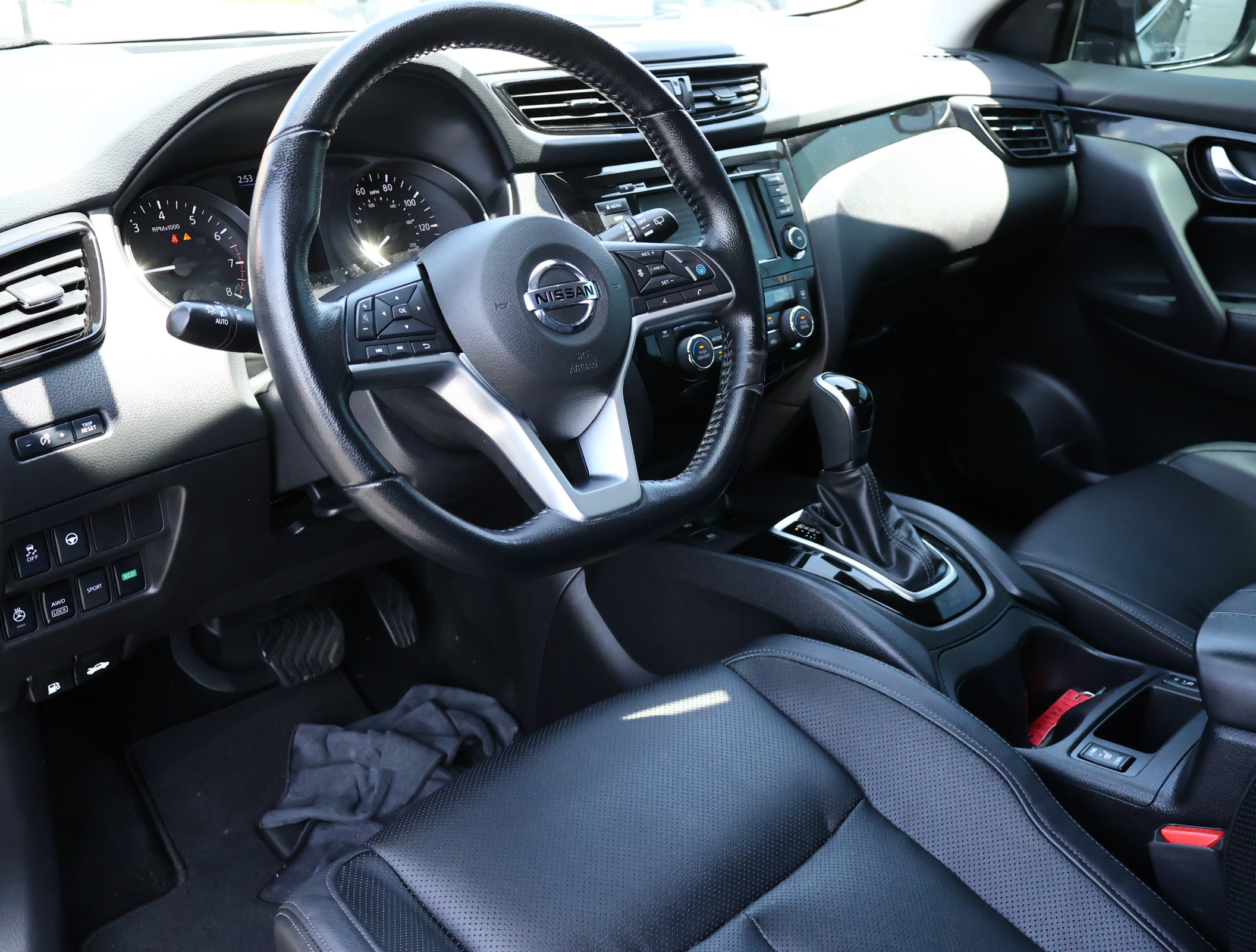 Used 2022 Nissan Rogue Sport SL w/ Premium Package AWD/4WD image 3
