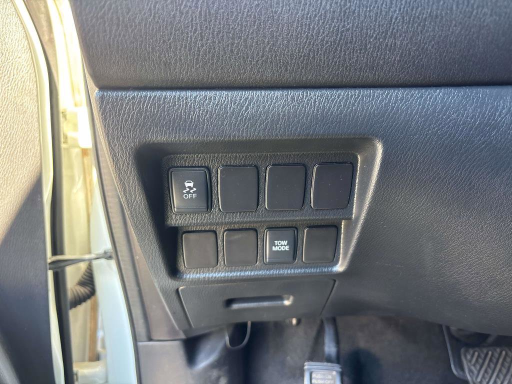 Used 2015 Nissan Pathfinder S image 17