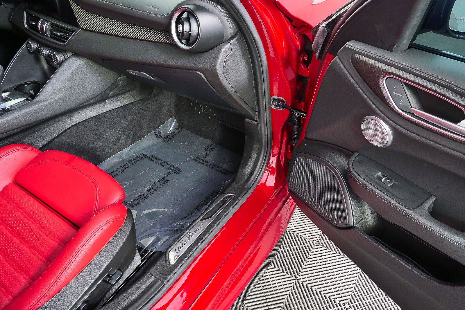 Used 2024 Alfa Romeo Giulia Quadrifoglio RWD image 22